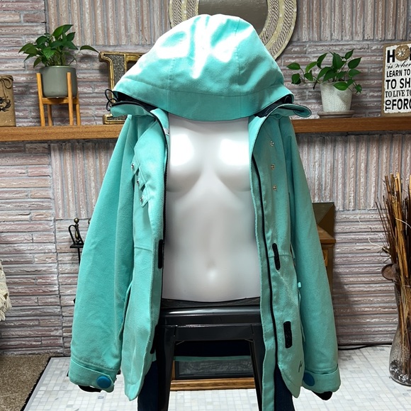 Nike ski jacket - Picture 4 of 7